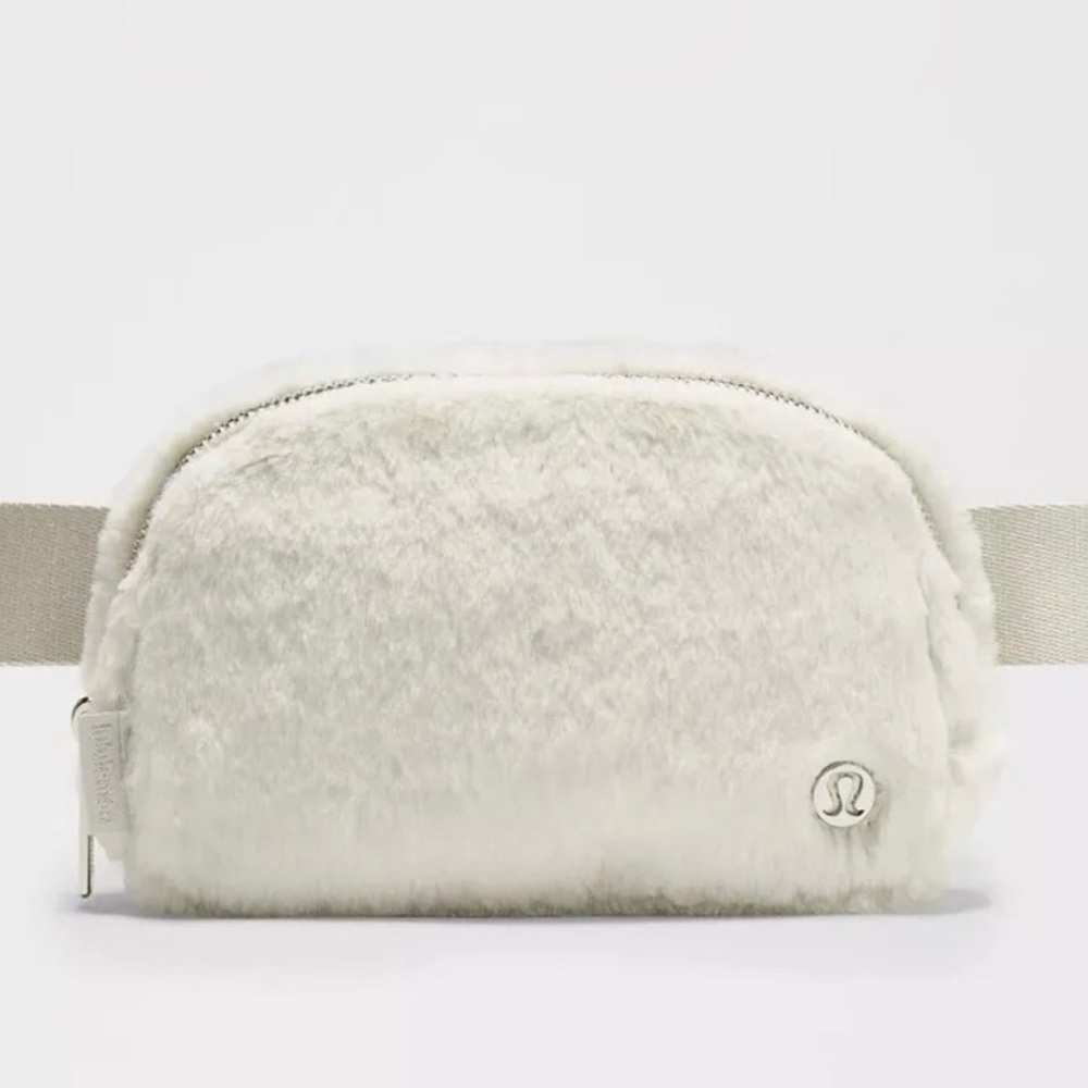 Lululemon White Furry Belt Bag color bone/ silver